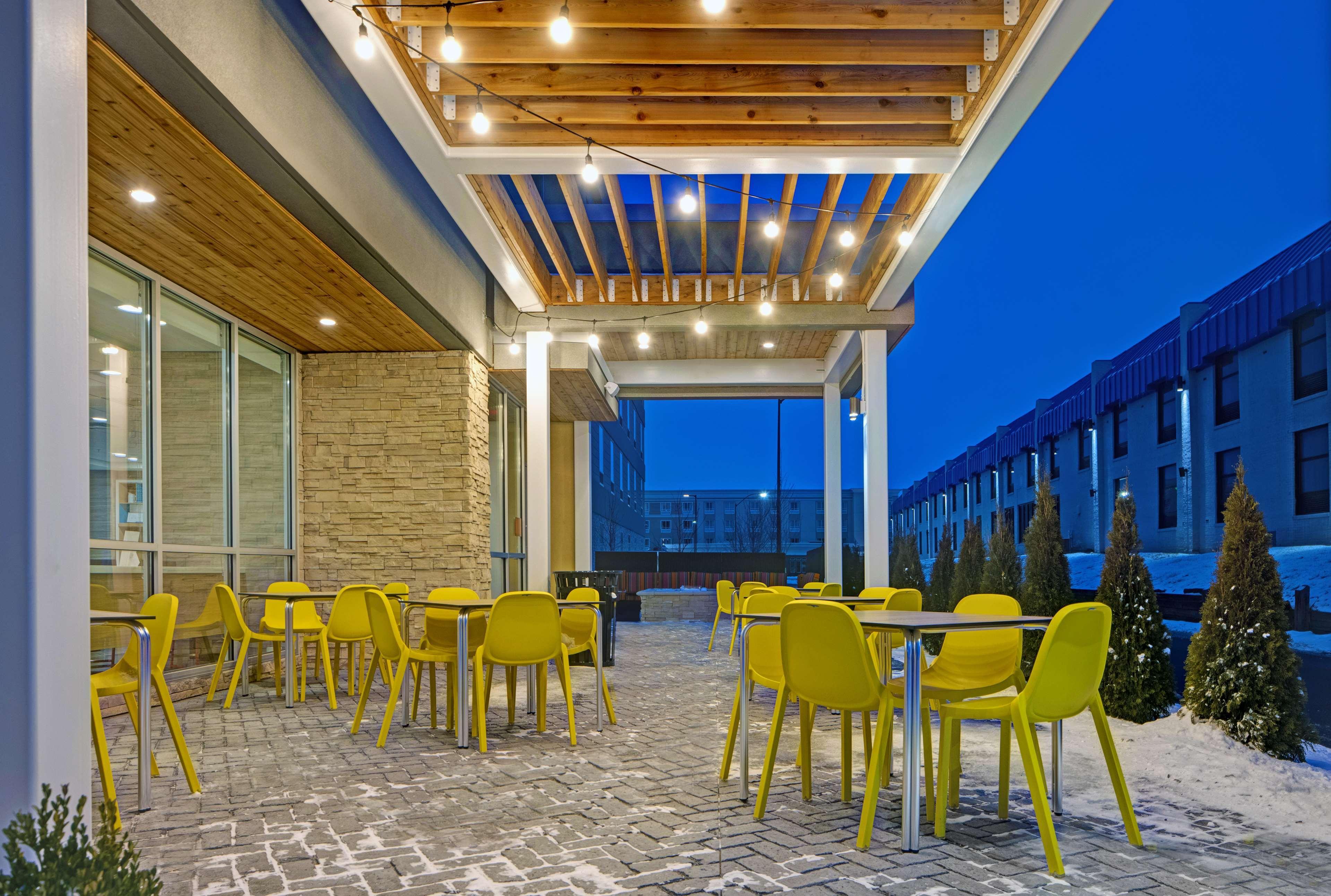 Home2 Suites By Hilton Richmond Exterior photo