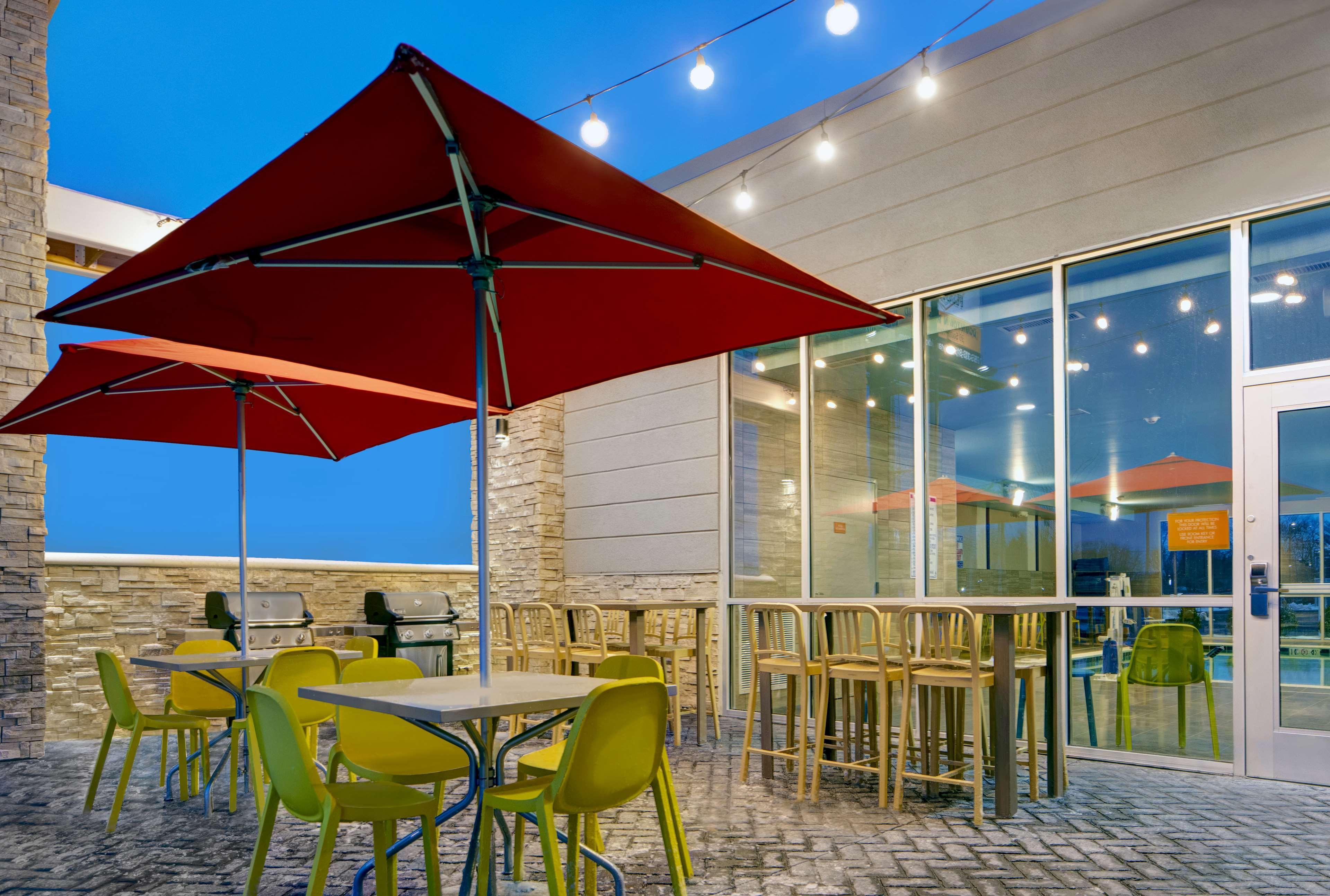 Home2 Suites By Hilton Richmond Exterior photo